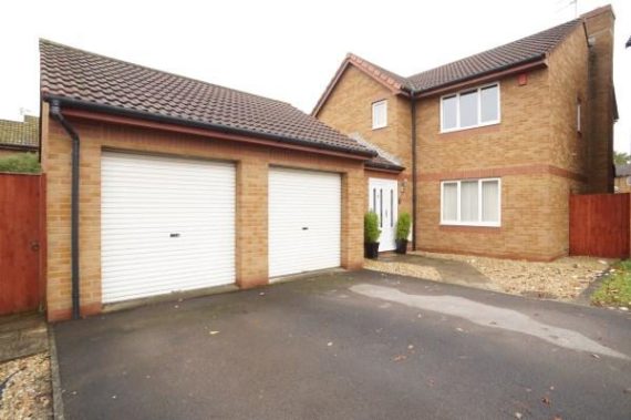 4 bedroom Detached t...